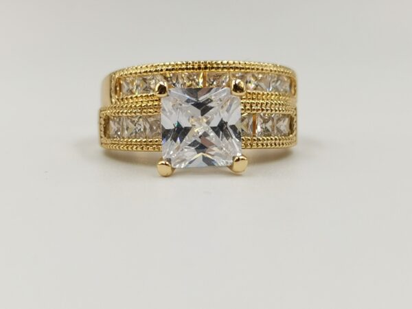 Double ring Brazilian Gold With Zircon (size 19)